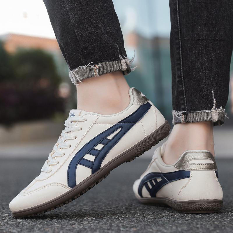 Autumn and winter large size men's shoes casual versatile low-top fashion retro shoes men's sports walking shoes