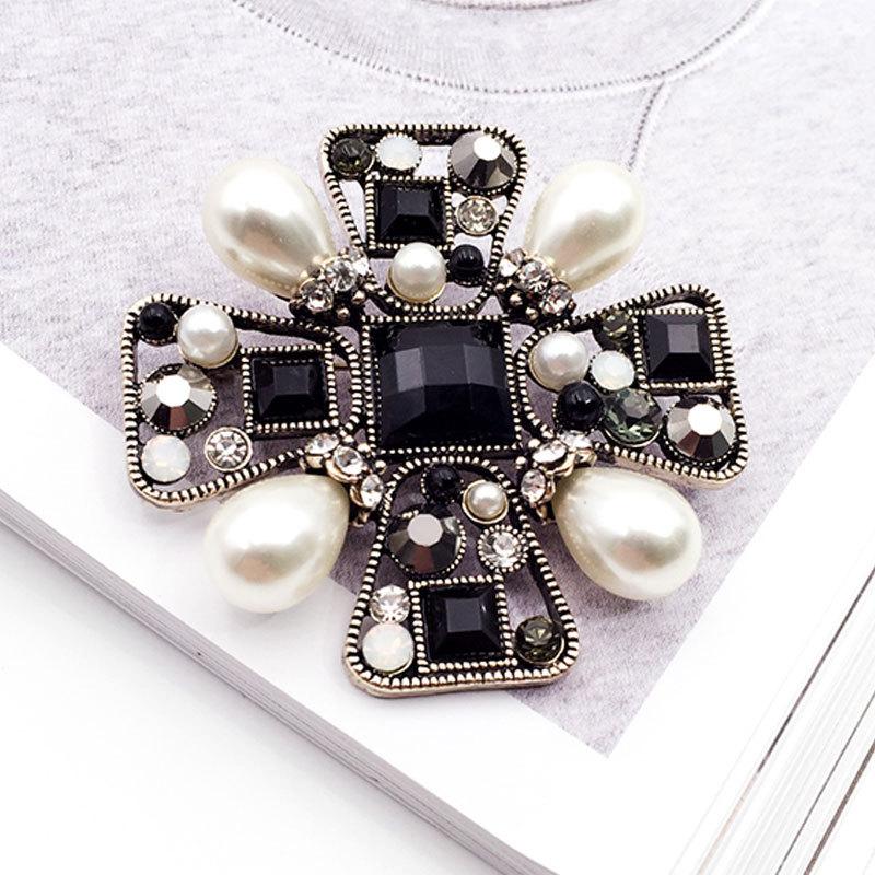 Hot-Selling Retro Design Brooch, High-End Atmospheric Trend Fashion Clothing, Blazer Brooch