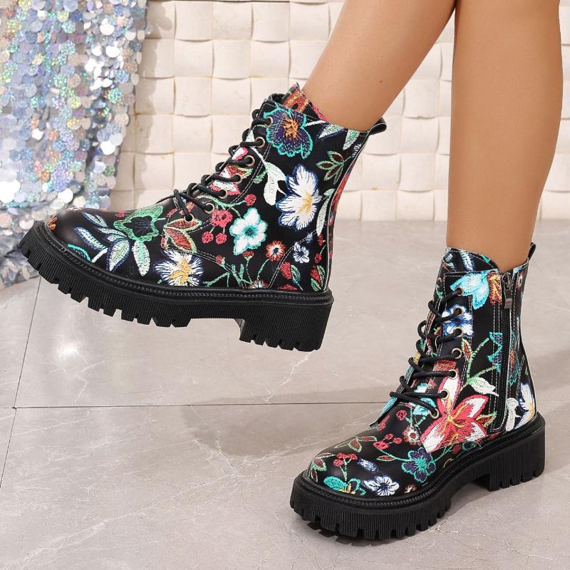 European and American Halloween Short Boots 2024 New Large Printed Flat Bottom Fashionable Luxury Design Versatile Women's Boots
