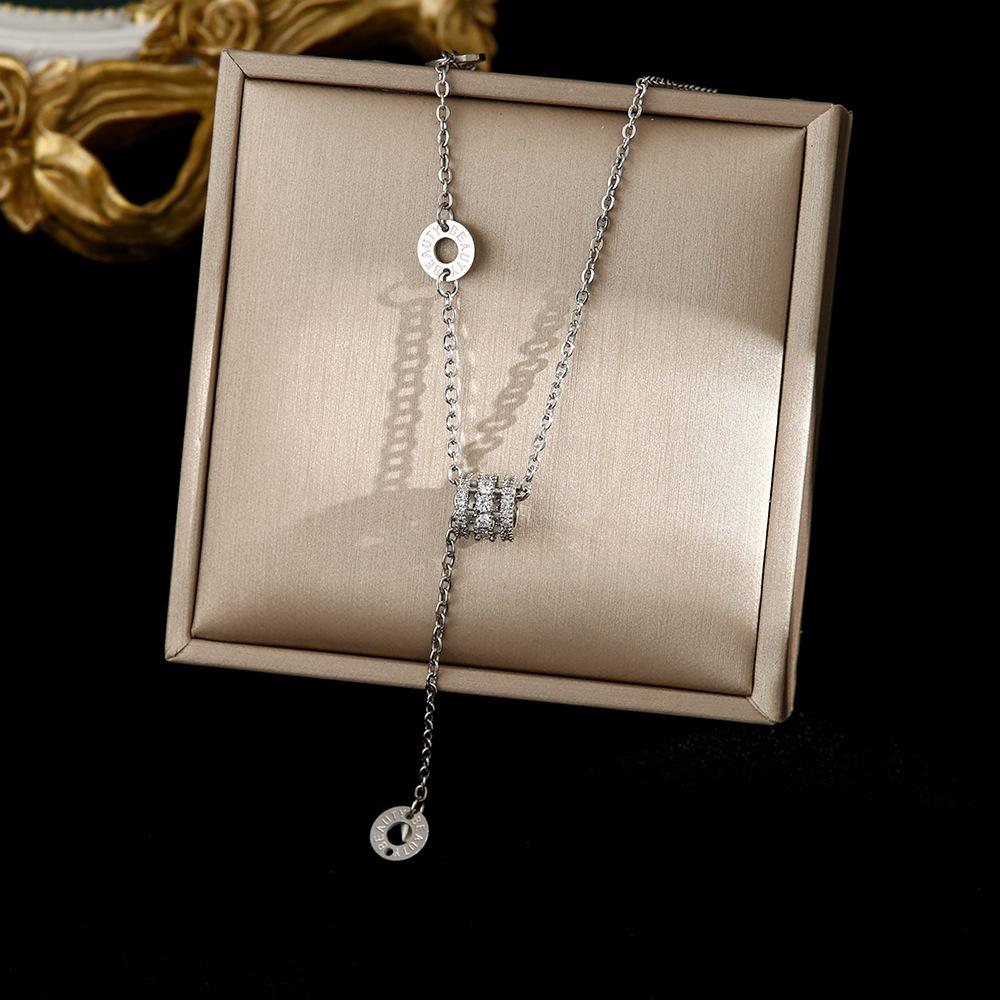 Four Leaf Clover Pendant Necklace For Women Fashionable Zircon Crystal Adjustable Chain Delicate And Versatile Jewelry