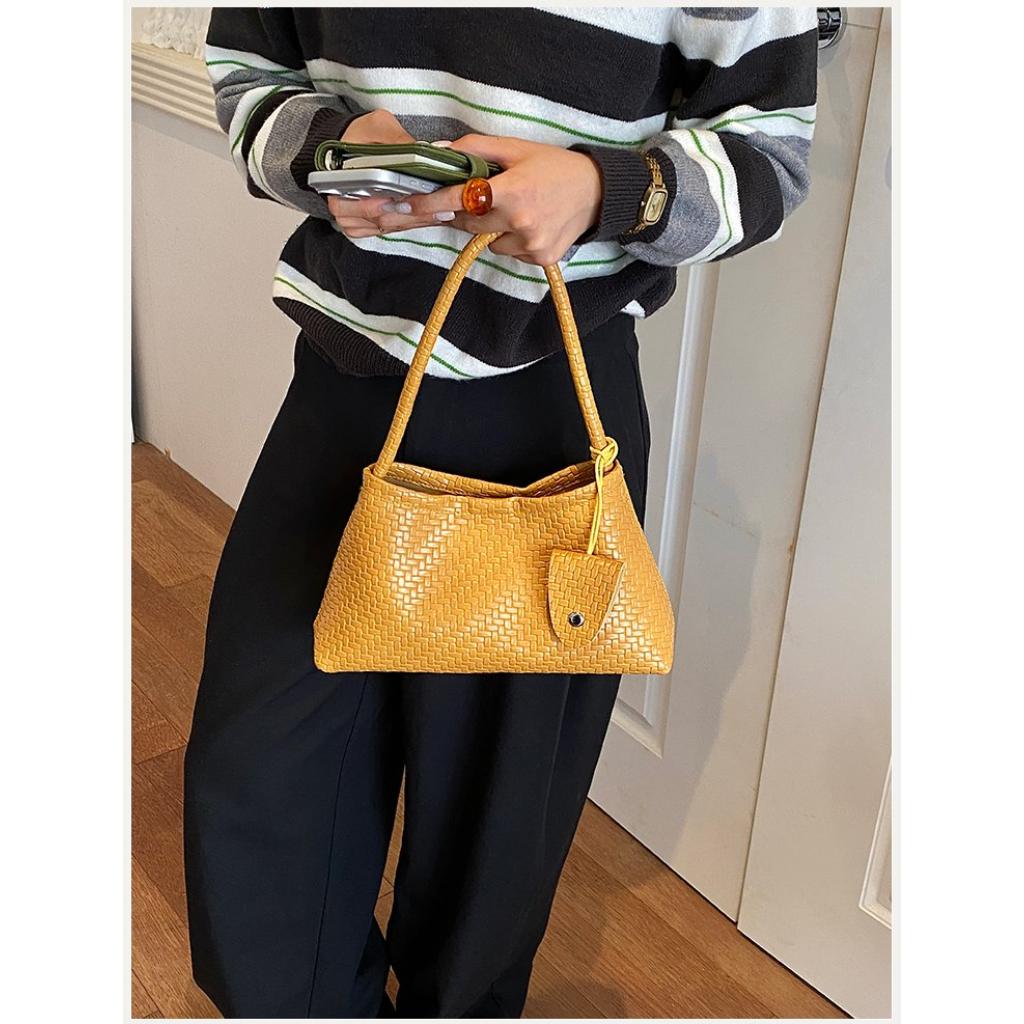 Xeie Thuk Shoulder Bag Women PU Woven Texture Daily Commute