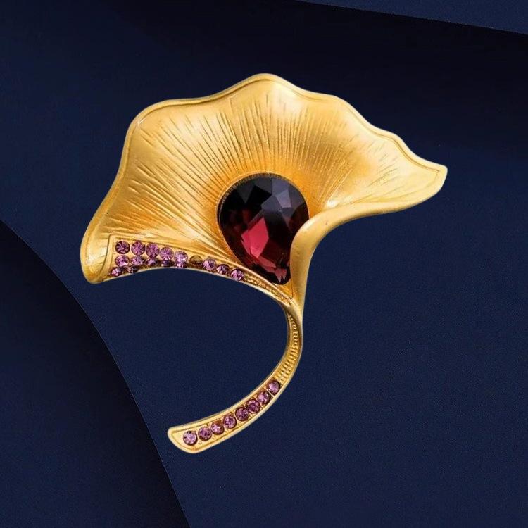 

Literary retro ginkgo biloba brooch women s antique style crystal leaf brooch pin suit accessories