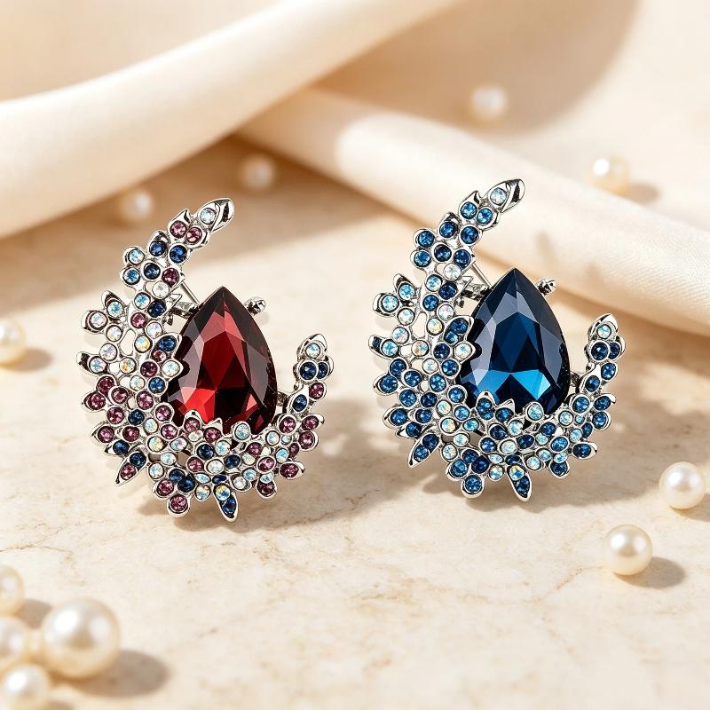 Luxury Teardrop Crystal Rhinestone Brooch Pin Women Party Wedding Banquet Clothing Decor Birthday Gift