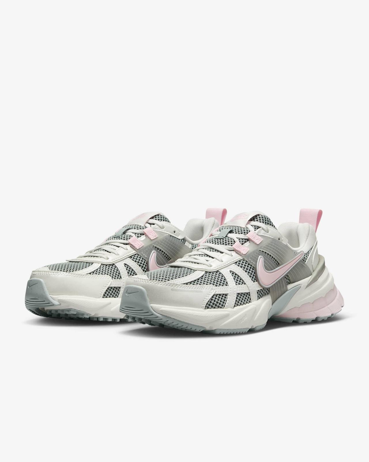 HQ4046-001 Nike V2K Run Светлый пемзовый Пыль фотона Металлик Саммит белый (Женский) 11.5W