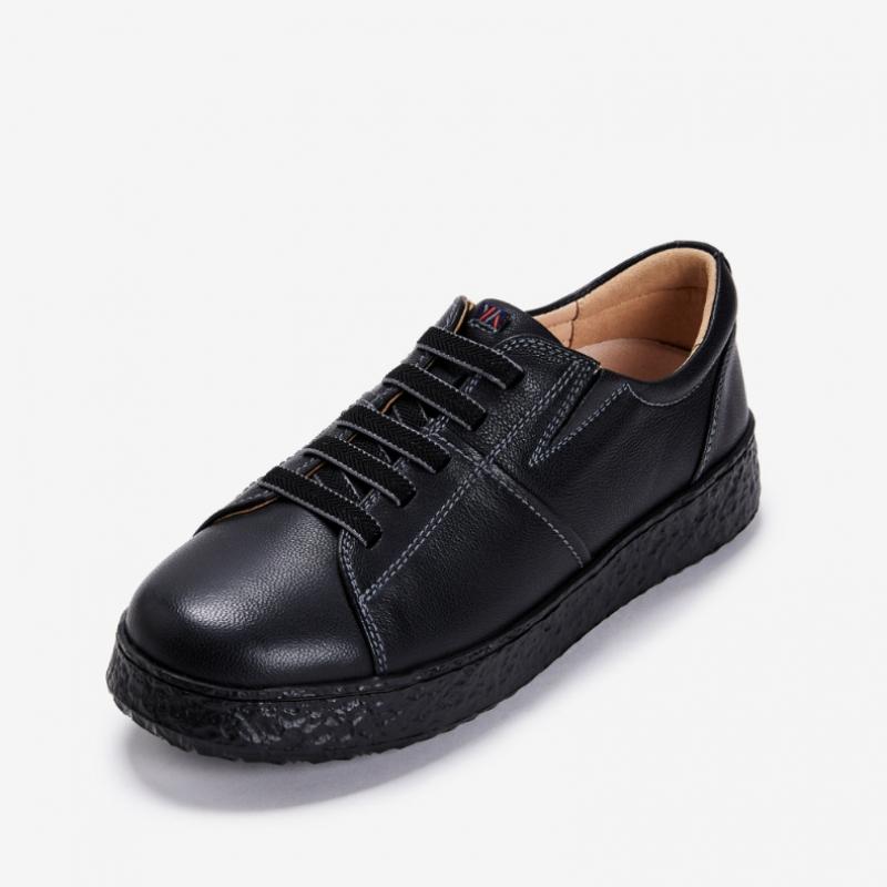 Young Age Women Goat Leather Lightweight Bumpy Sneakers Black