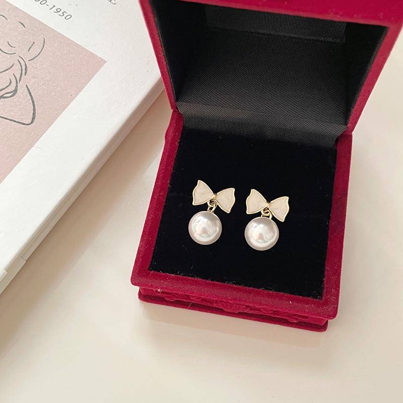 1Pair Korean Style Fashion Simple Personality Exquisite Temperament Earrings Bow Knot Shell Pearl Earrings Women'S Jewelry