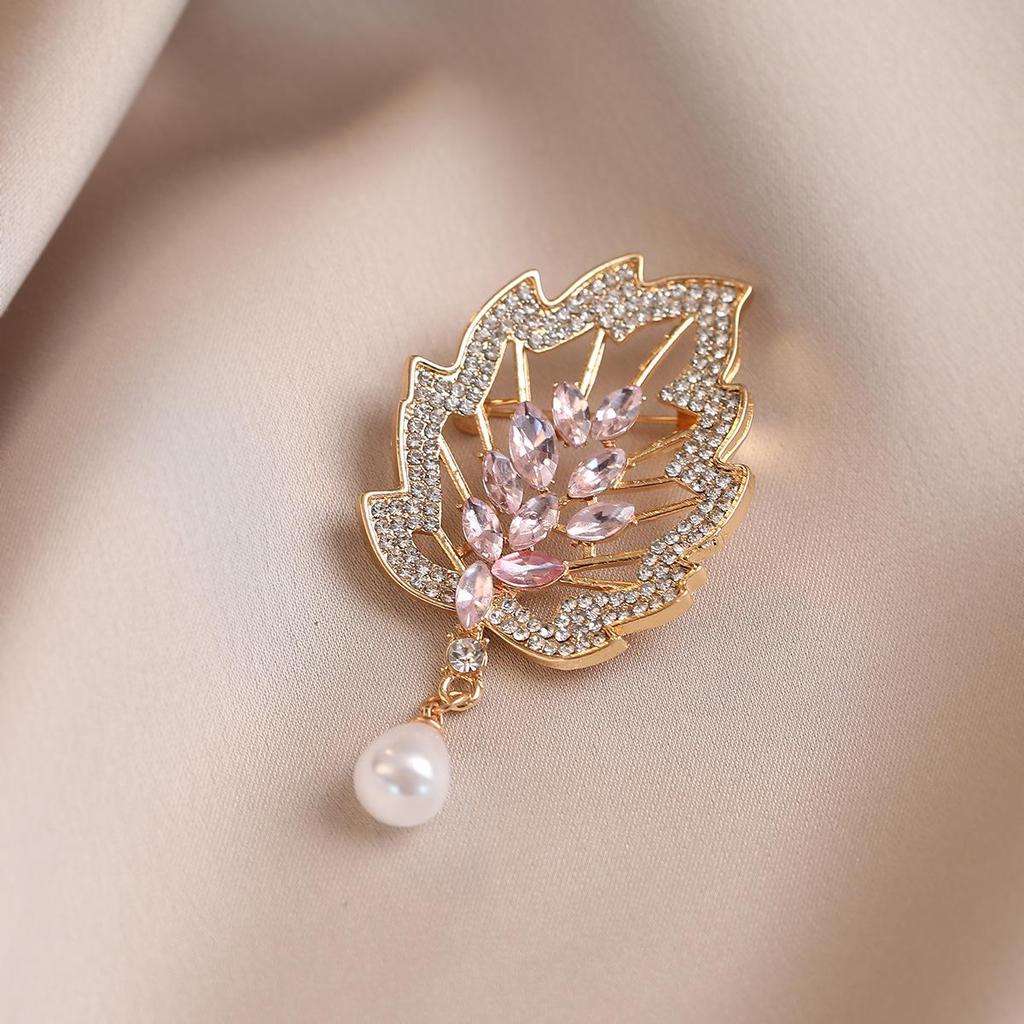 2026 High-End Butterfly Brooch: Elegant Summer Accessory for Shirts and Suits