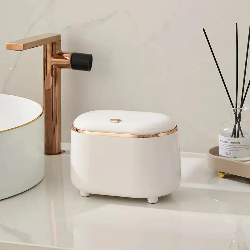 Beishan Mini Stolní Koš na Odpadky s Víkem, Lehký Luxusní Plastový Koš na Odpadky Lisovacího Typu pro Koupelnu, Kancelář, Ložnici, Obývací Pokoj