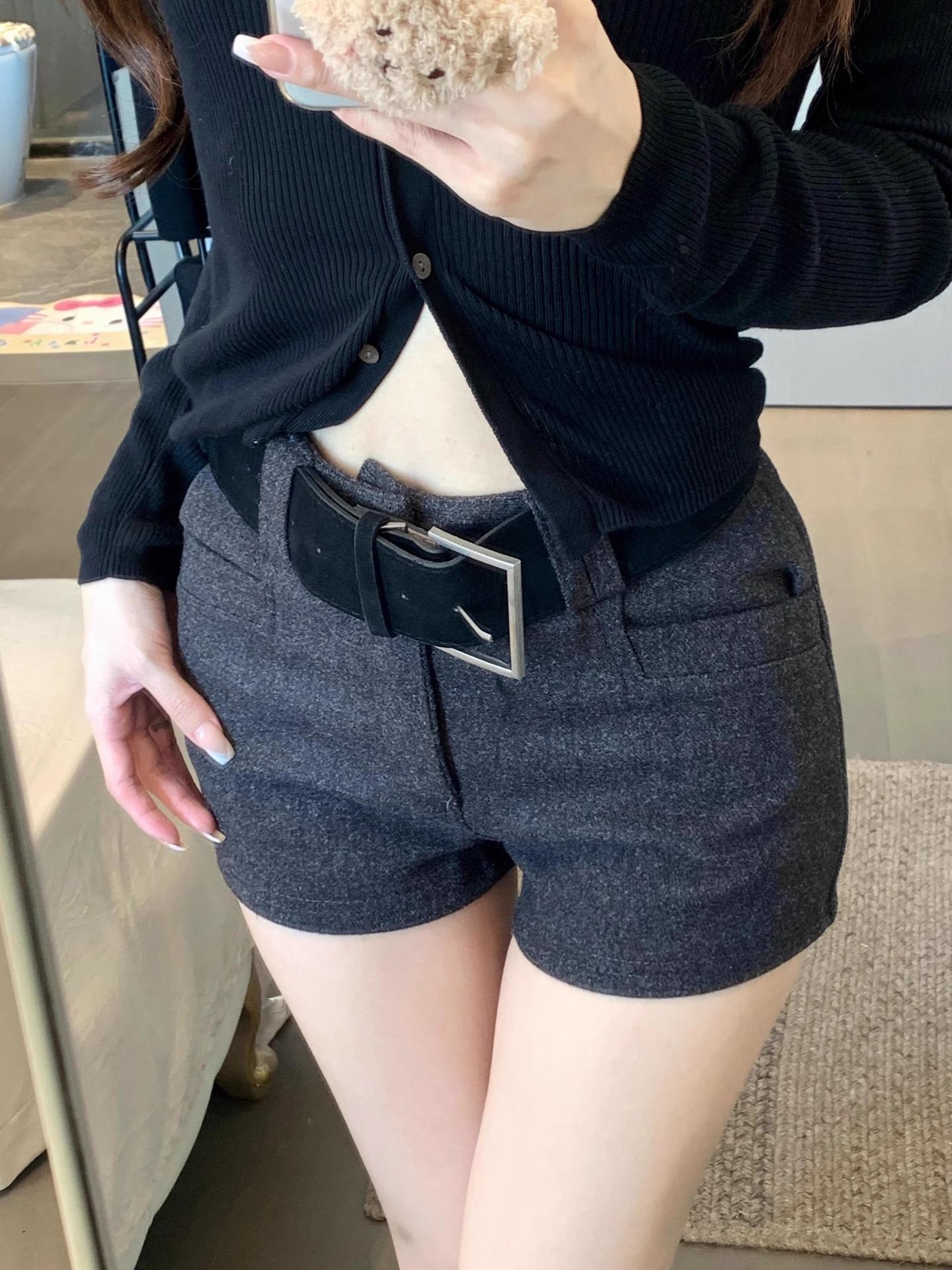 

Women s High-Waisted Gray Woolen Hot Pants - Autumn/Winter Versatile Slimming Straight-Leg Shorts L