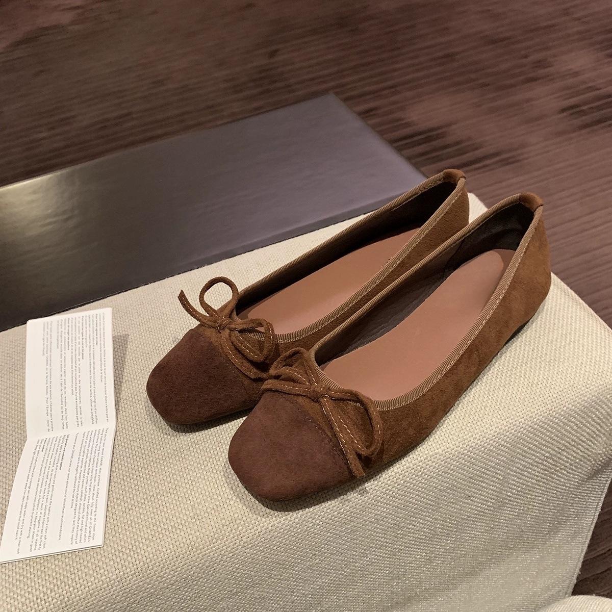 

Classic splicing contrasting color round square head bow low heel single shoes women s 2025 new light mouth one pedal ballet shoes 40 коричневий