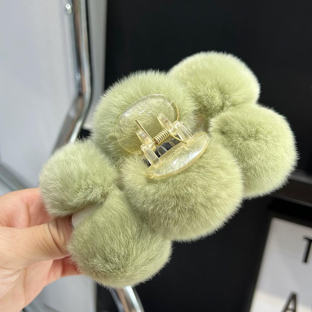 Autumn and winter temperament model~ Rex rabbit hair ball grab clip large plush hair grab back head shark clip hairpin headgear