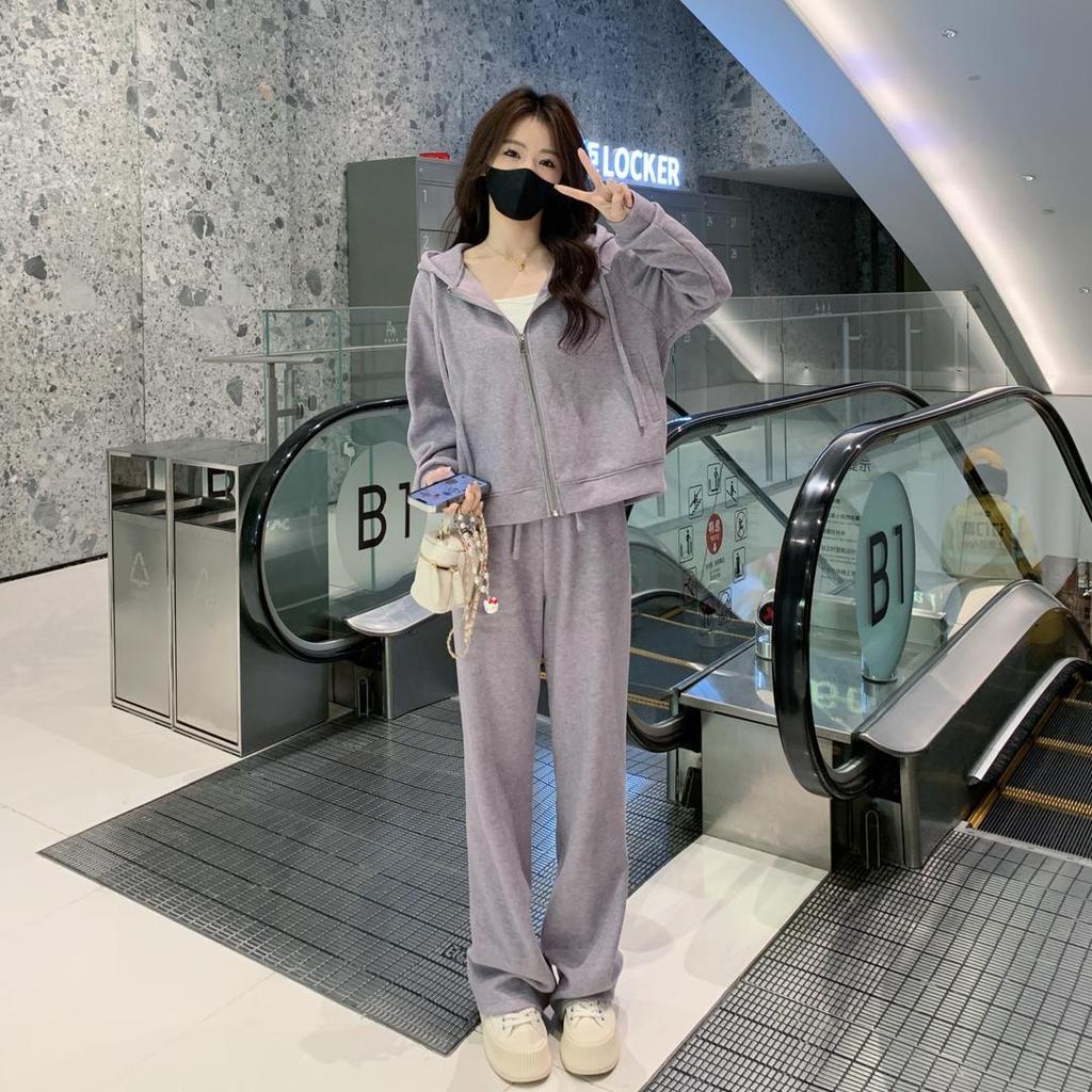 2024 Autumn Women's Casual Sporty Two-Piece Set: Stylish Sweatshirt & Wide-Leg Pants, Youthful and Chic Outfit