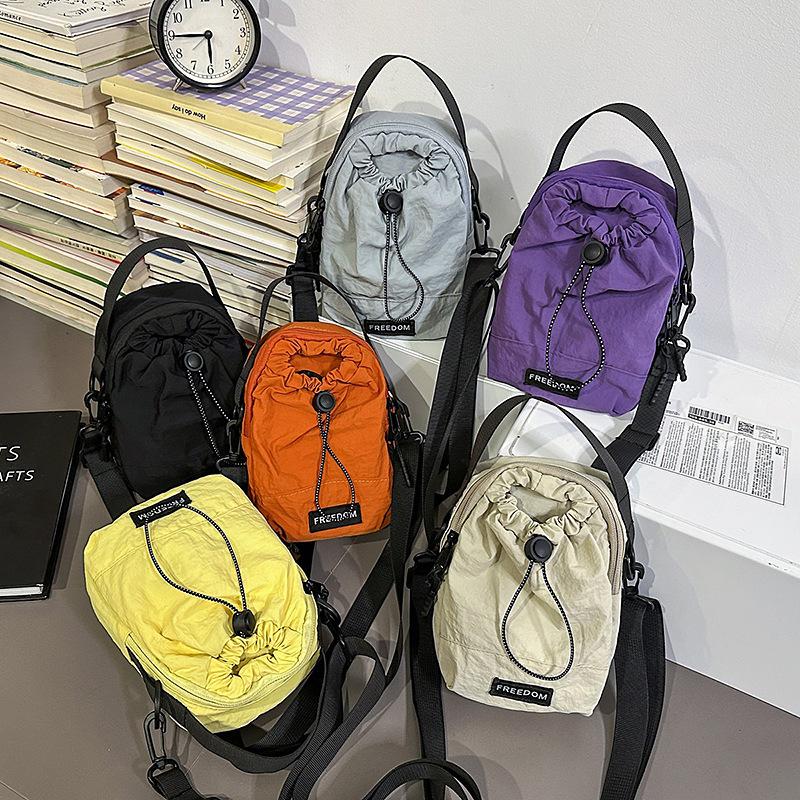 Sports Water Kettle Bag Unisex Lightweight Travel Crossbody Bag Outdoor Water-Repellent Cycling Mobile Phone Bag