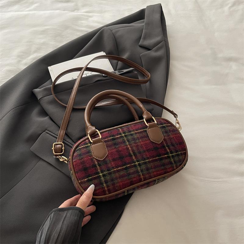 Hochwertige Karotasche Damen neue Mode Umhängetasche tragbare Bowlingtasche