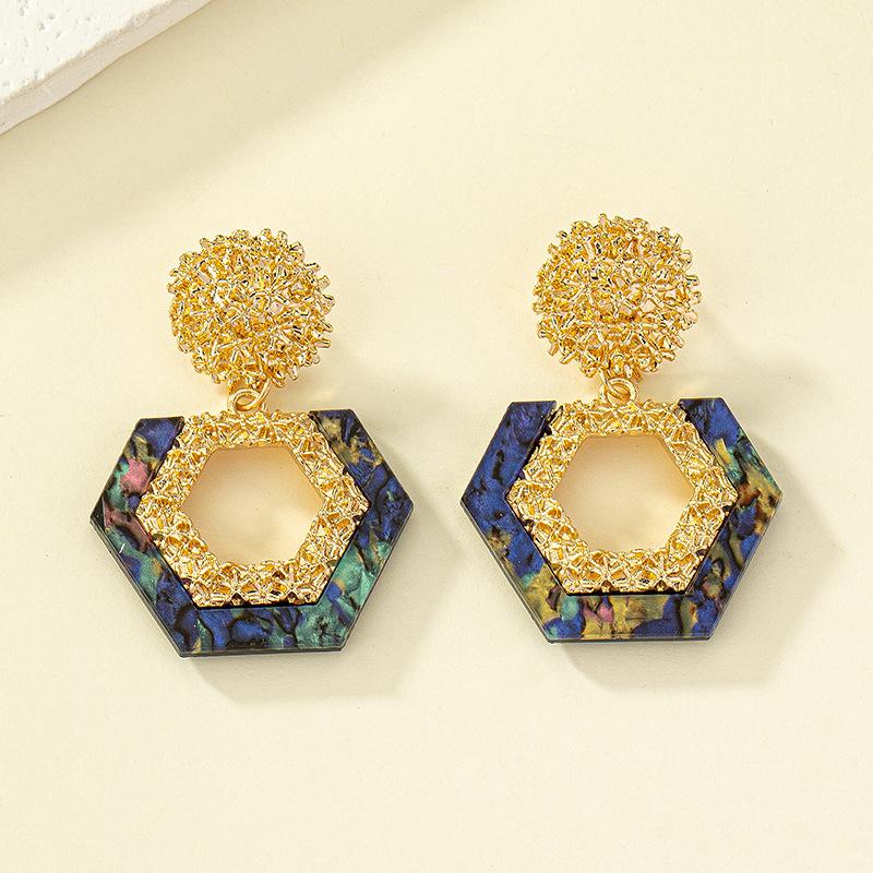Retro Palace-Inspired Stud Earrings – Classic Vintage Jewelry for Women’s Sophisticated Look