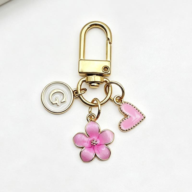 A-Z Letter Charm Enamel Keychain Pink Cherry Blossom Heart Design Key Ring for Graduation Souvenir Gift