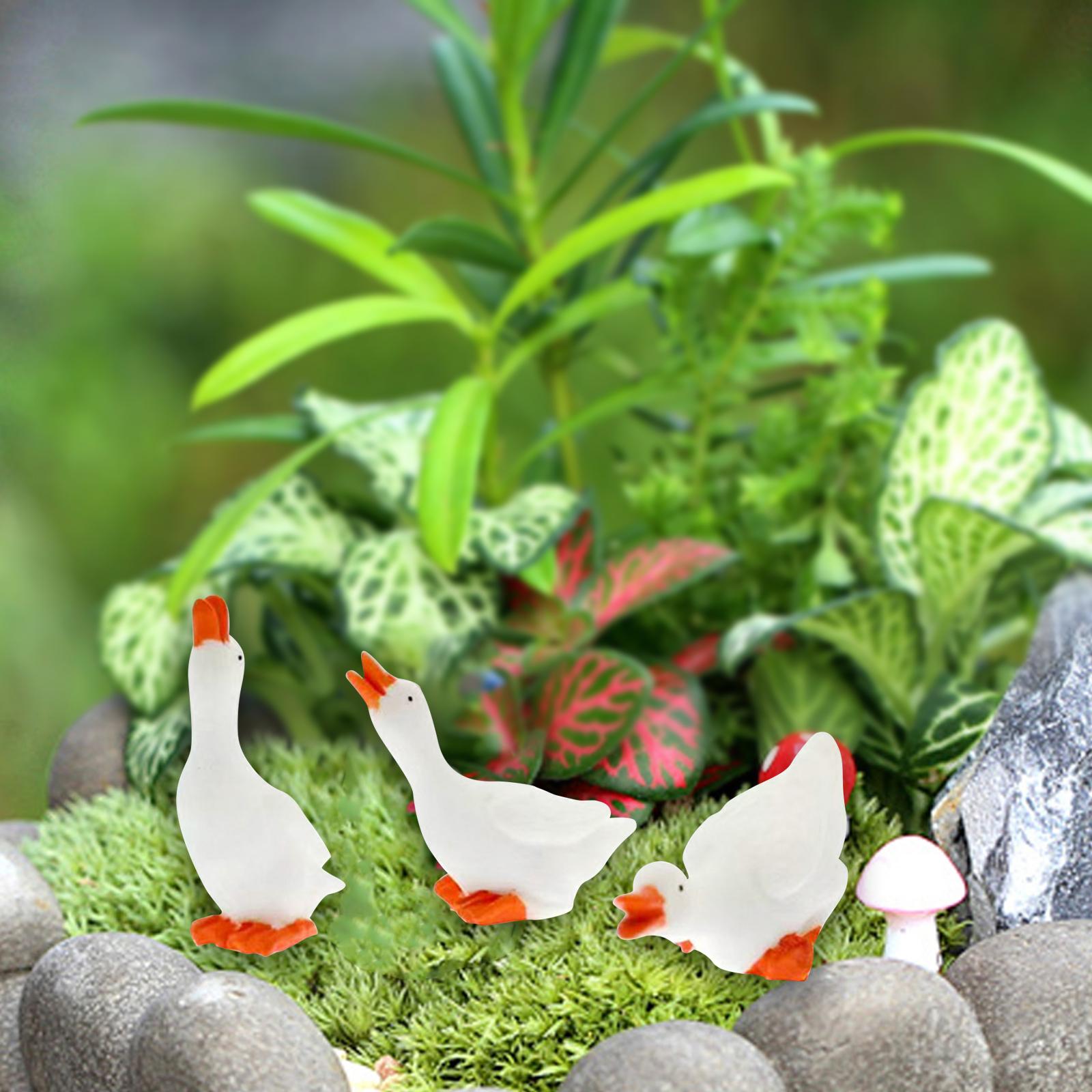

3Pcs Duck Garden Statues Funny Simulation Home Decor Ornaments Duck Sculptures for Living Room Yard Bedroom Table Indoor Outdoor