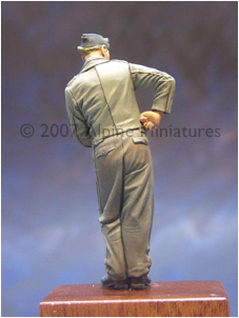 Alpine Miniatures German Tank Crew Summer Uniform Resin Kit AM35015 1/35 (Person)