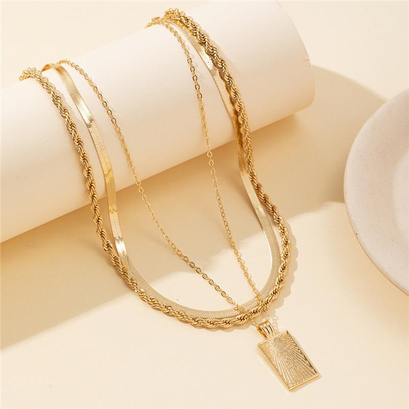 New Classic Geometric Round Hollow Snake Necklace Fashion Twist Chain Pendant Fashion Women's Choker Necklac Jewelry Gift