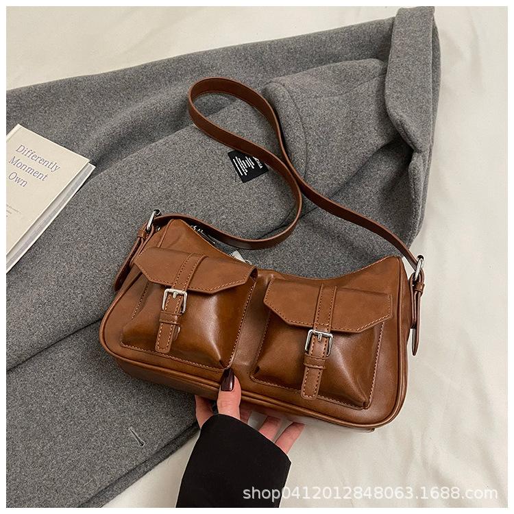 

Korean niche underarm bag women s 2025 new trendy retro mailman bag simple and advanced single shoulder messenger bag