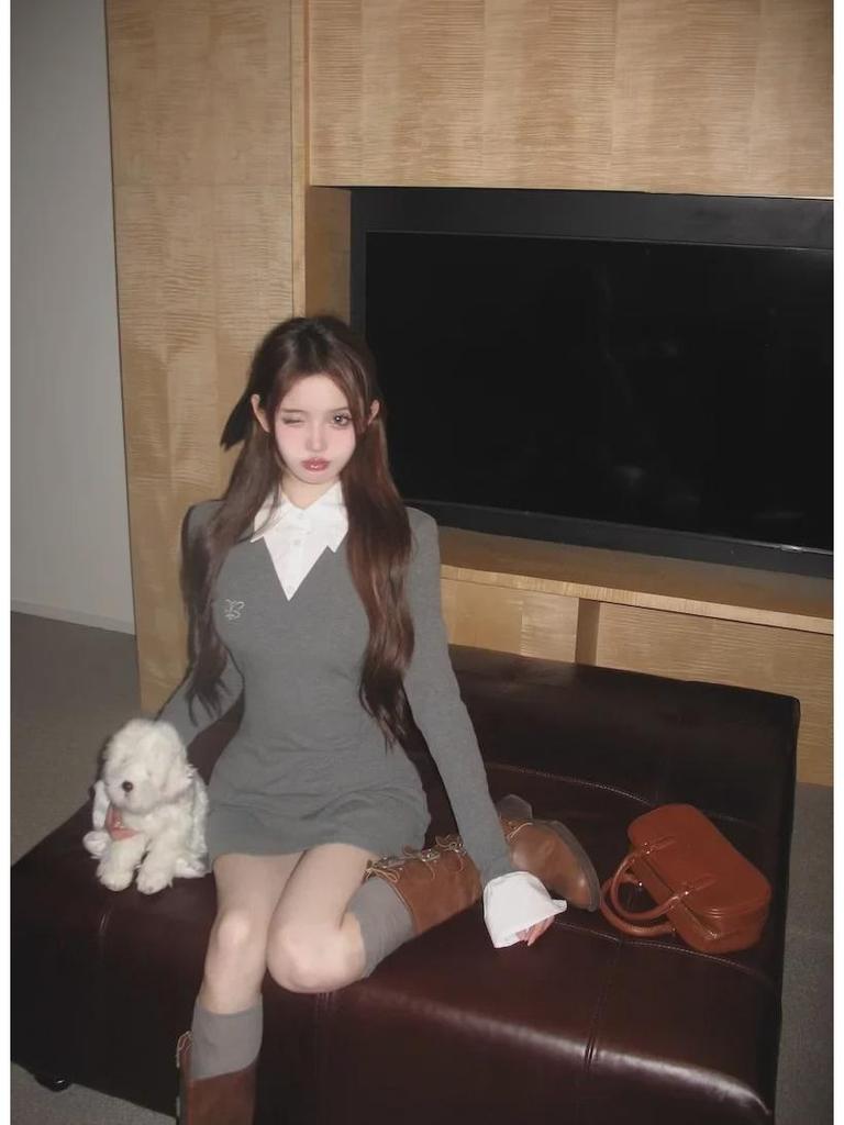 Korejské sladké a horké dvoudílné polo límcové šaty – úzký střih, krátká sukně na začátek podzimu 2024