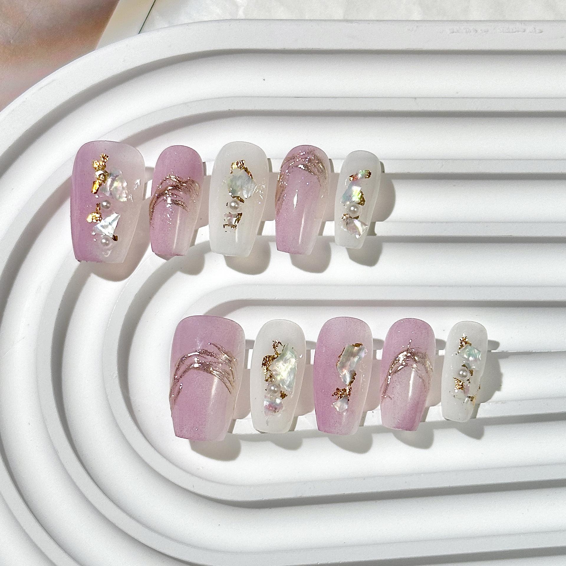 

Artisan Hand-Painted Ombre Short False Nails - High-End Whitening Finish