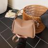 High-end Hand Bag Women's New Fashion Shoulder Bag Retro Versatile Commuter Messenger Small Square Bag