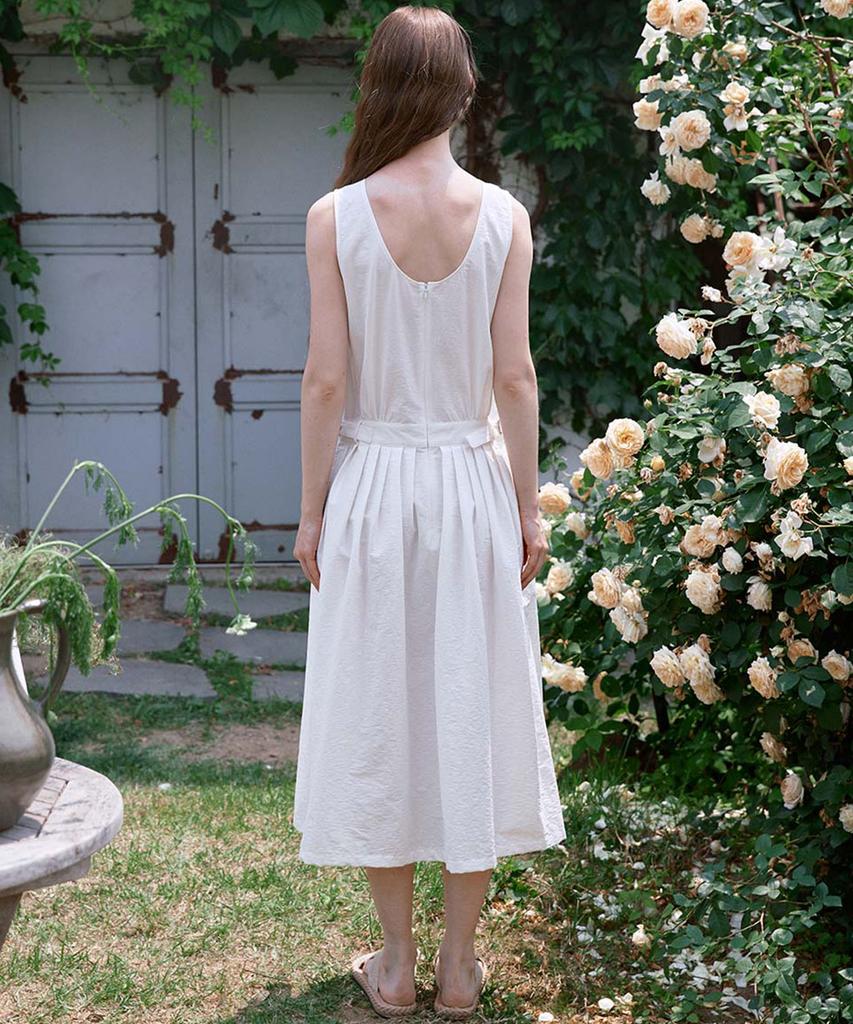 Yutosiseu Buckle Sleeveless Dress(White)