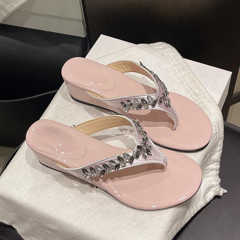 Wedge Rhinestone Flip-flops for Women in Summer, New Round-toe Temperament Soft-soled Non-slip Mid-heel Sandals
