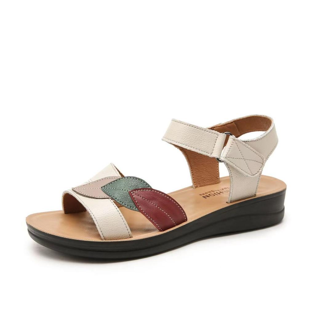 Mom sandals summer 2025 new real soft leather middle-aged comfortable flat bottom elderly in the elderly women's shoes non-slip