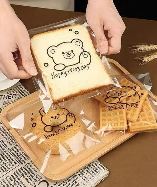 Transparent Self-Adhesive Bags for Bread, Donuts, Bagels & More - Disposable & Ideal for Food Storage