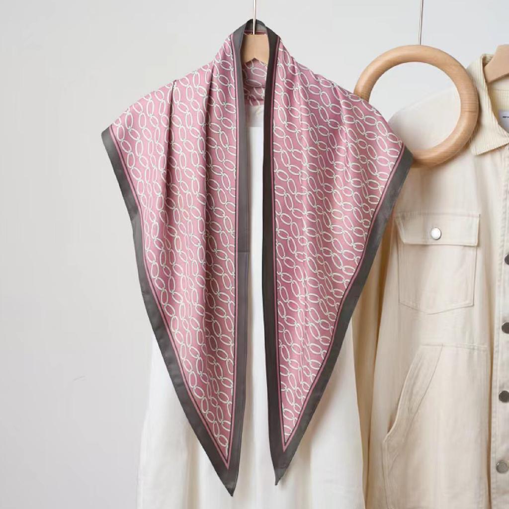 Retro old money wind cashew flower triangle scarf women's fashion high sense versatile decoration outer silk scarf scarf fart curtain tide
