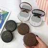 Kawaii Schokoladenkeks Runder Klapp-Kosmetikspiegel für Damen - Ins-Stil, mit Außentasche & Kämmen, Klein Kakao/Schwarz Kaffee