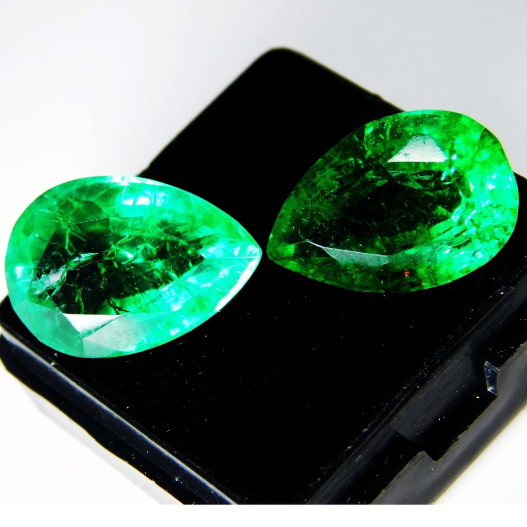 Precious Natural AAA+ Emerald Green Pear Cut 18 Ct Loose Gemstone CERTIFIED Pair