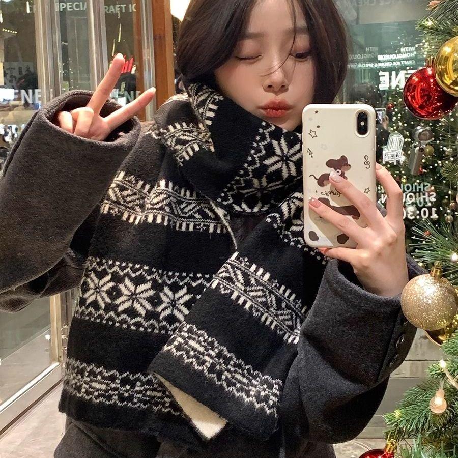 New 'S Christmas Red Knitted Scarf Women'S New Winter Atmosphere Containing Wool Thickened Warm Scarf