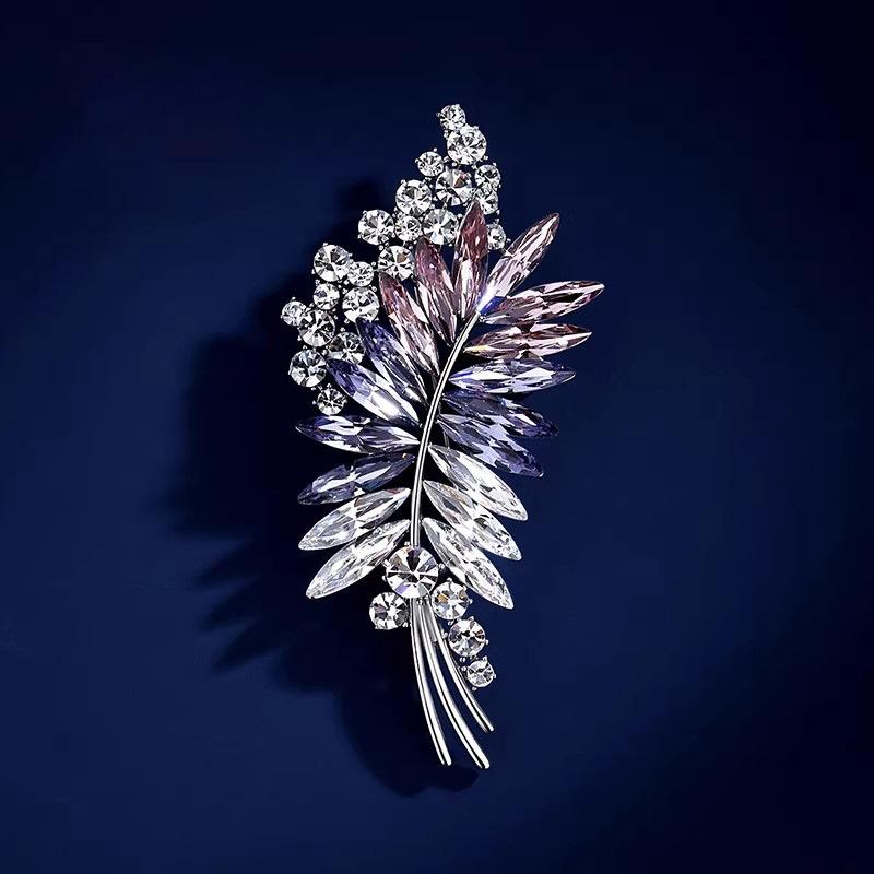 Crystal Leaf Brooch - Elegant and Exquisite Women's Accessory. Wheat Ear Brooch - Light, Luxurious and High-end Charm Brooch.