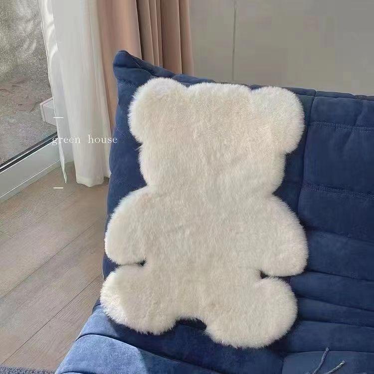 Rabbit Plush Cartoon Animal Carpet for Bedroom, Bay Window, or Children's Room