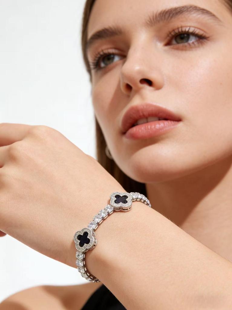 Silver-Plated Four-Leaf Clover Zircon Bracelet - Exquisite Handcrafted Jewelry