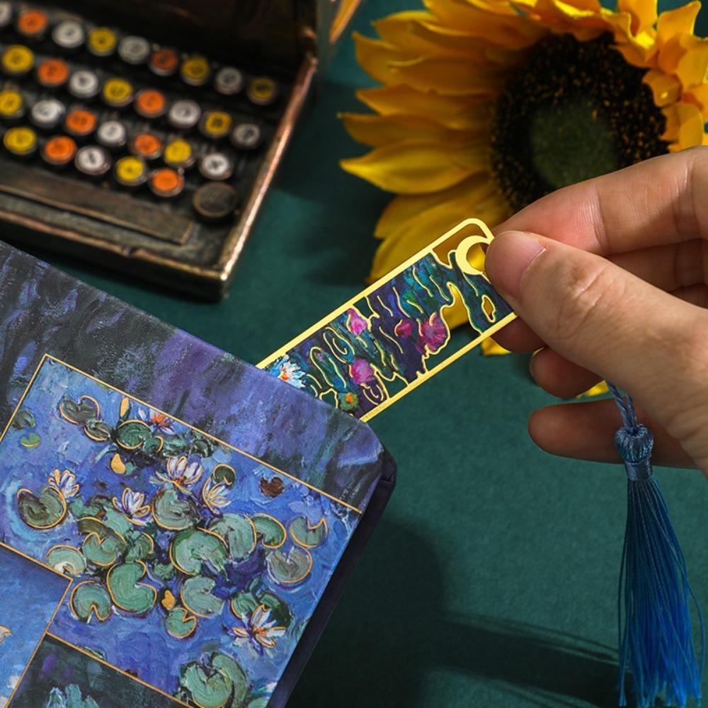 1pc Hollow Literary Flower Metal Bookmark Exquisite Painting Sunflower Iris Rose Shape Gifts for Book Lovers Writers Readers