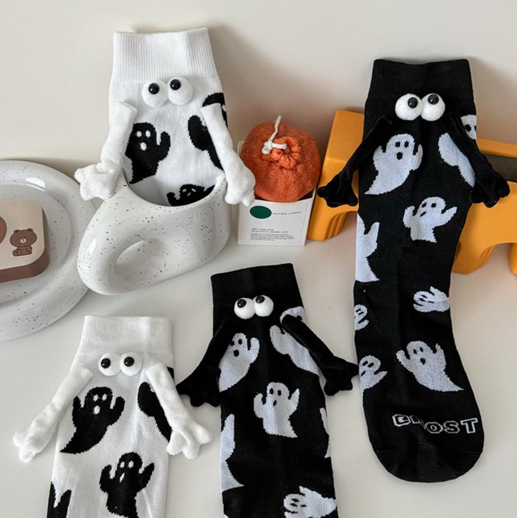 Dámské halloweenské ponožky Roztomilé magnetické ponožky ruku v ruce A bílé ponožky střední délky s kresleným potiskem