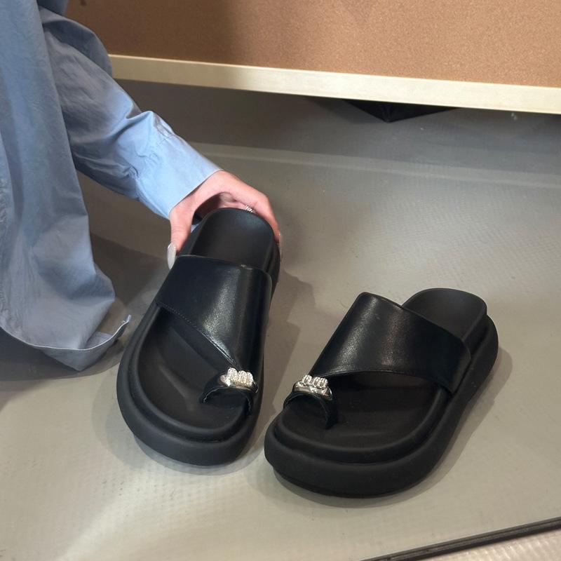 Korean Thick-soled Set of Toe Slippers for Women To Wear In the Summer of 2025, New Fashion Sanya Holiday Beach Sandals