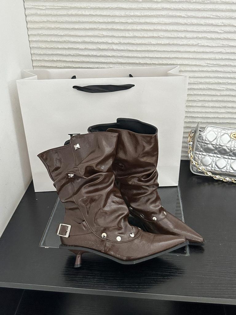 European and American style metal buckles are thin, stacked with pointed kittens and short boots, white, black, dark brown