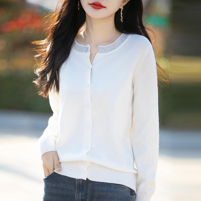 2025 Spring Women's Round Neck Velvet Cardigan Sweater