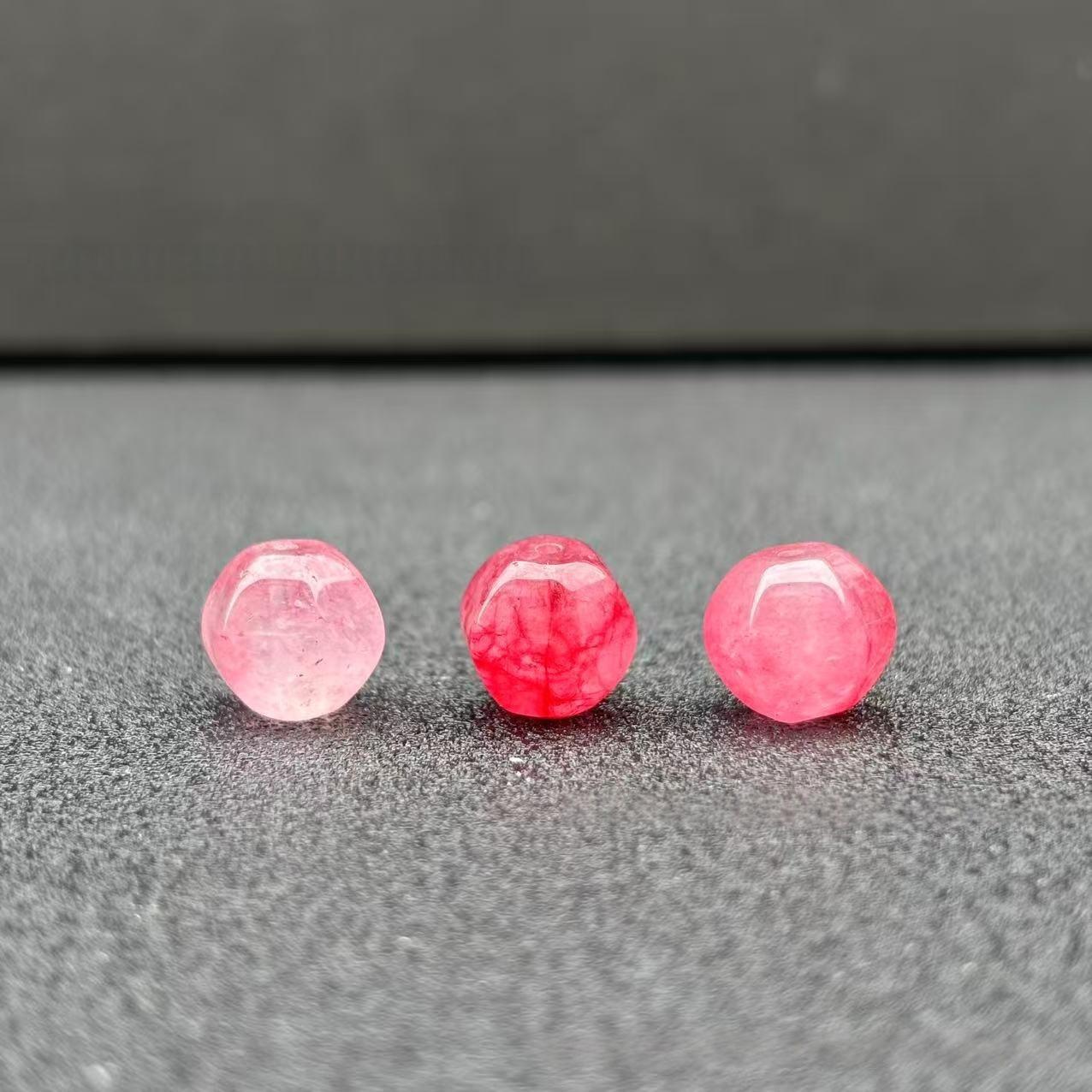 

Strawberry Crystal Floating Flower Loose Beads for DIY Bracelets, Necklaces, and Jewelry Accessories. Approx. 10*10mm