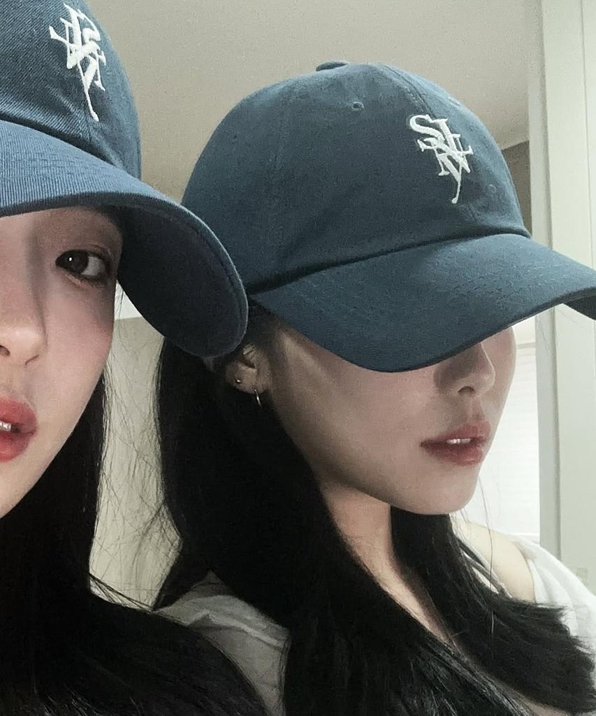 Soilen Serif Layered Symbol Cap (Navy)