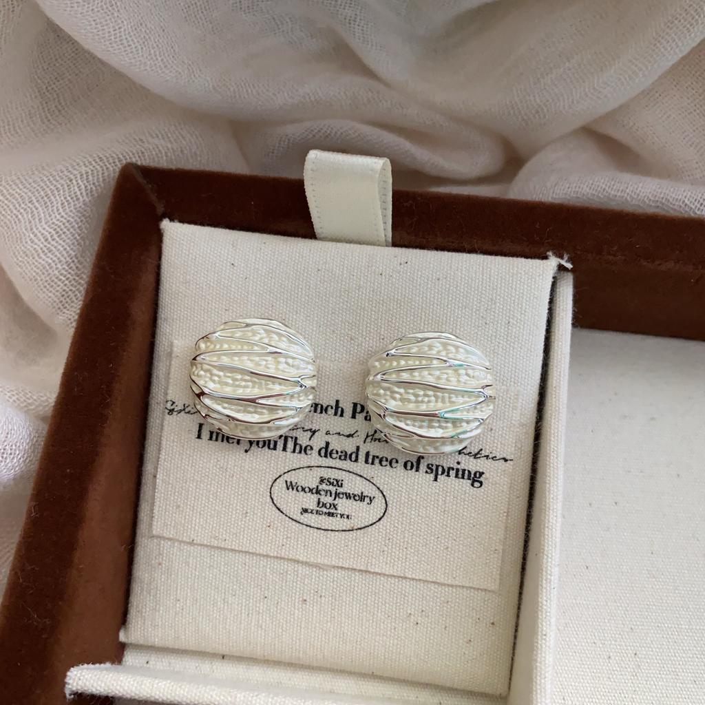 20 High-End White Round Stud Earrings Temperament Versatile Spring And Summer Exquisite Unique Women'S Earrings