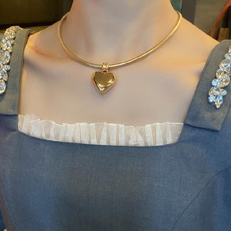 Minimalist Heart/Sphere Pendant Necklace Sophisticated Clavicle Chain Handmade Accessory for Casual Or Party Wear
