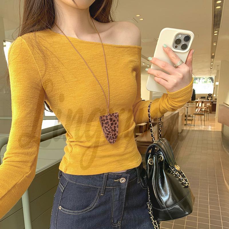 

Women s Long-Sleeve Off-Shoulder T-Shirt – Stunning, High-End Look for Layering or Solo Wear, Summer 2026 Collection. S жовтий