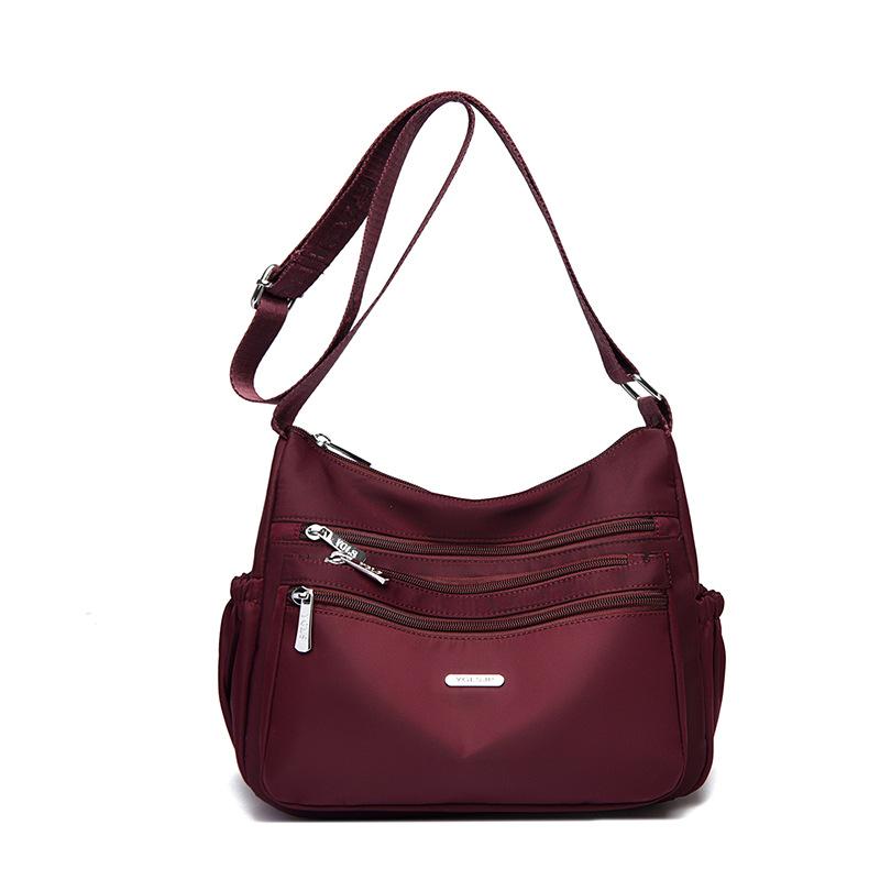 Middle-aged Mother Baoyang's Elegant and Simple Commuter Shoulder Bag