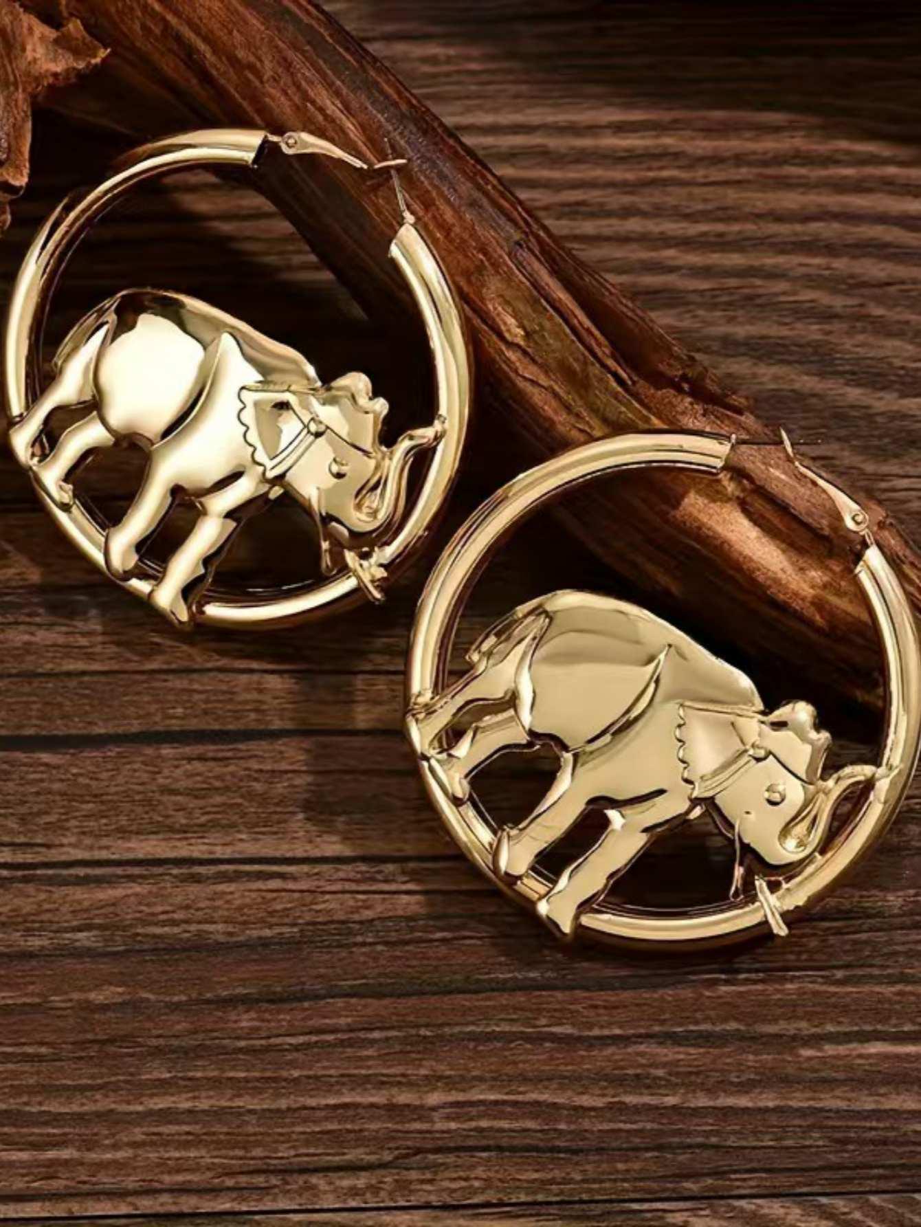 Stylish European-American Elephant Hollow Metal Earrings золотой